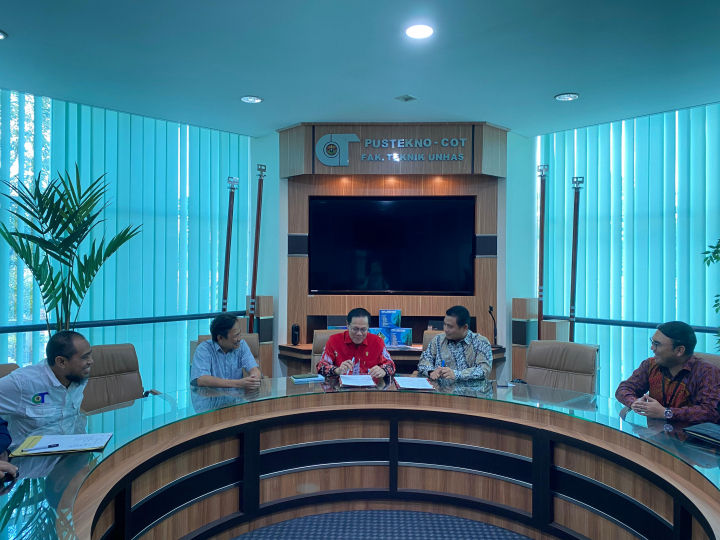 Fakultas Teknik Tandatangani Nota Kesepahaman Kerjasama dengan PLN Unit Induk Pembangunan Sulawesi Selatan.