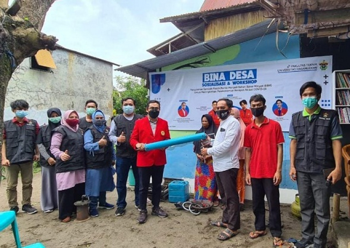 Fakultas Teknik Unhas Dampingi Pembuatan Alat Pengubah Sampah Jadi BBM pada Program Bina Desa