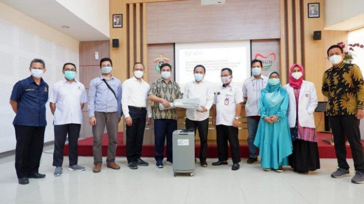 Fakultas Teknik Unhas Serahkan Mesin E-Magic Pembunuh Bakteri Mulut ke Dua Rumah Sakit